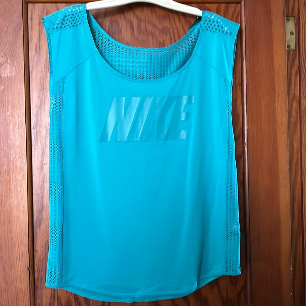 Nike sleeveless top